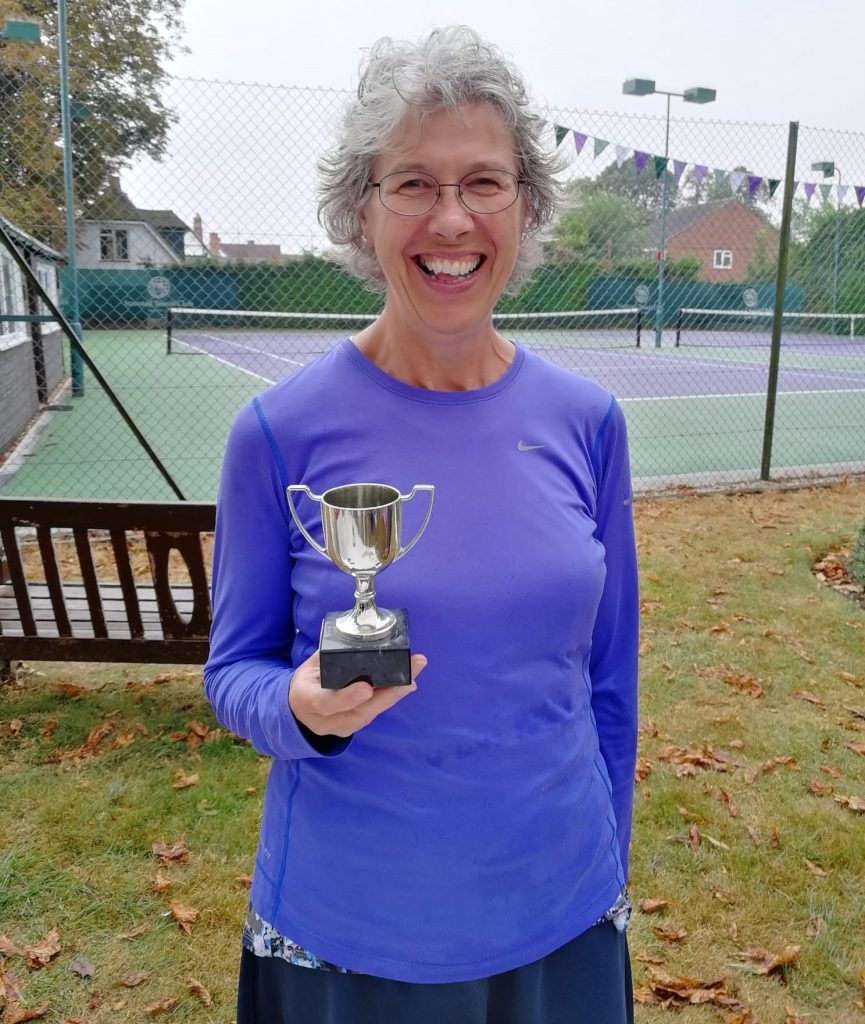 Ladies-singles-ladder-Winner-Daphne-Lunnon